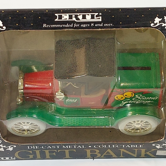 Ertl 1:25 1991 Ford Model T Runabout Car Christmas Locking Coin Bank Toy 9290 - Picture 3 of 7